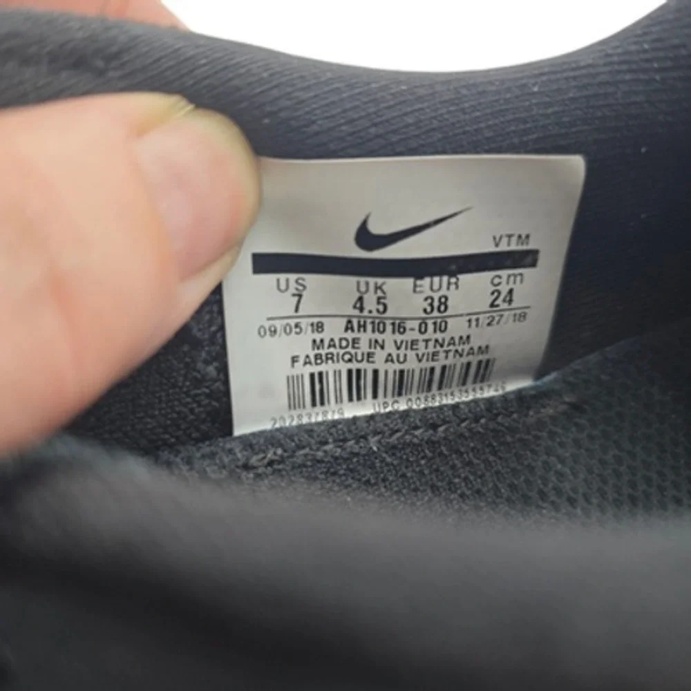 Nike Odyssey React Flyknit Womens Running Shoes Black White Size 7‎ VTM AH1016